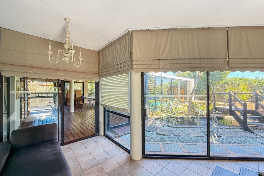 5 Bedroom Property for Sale in Plattekloof Western Cape